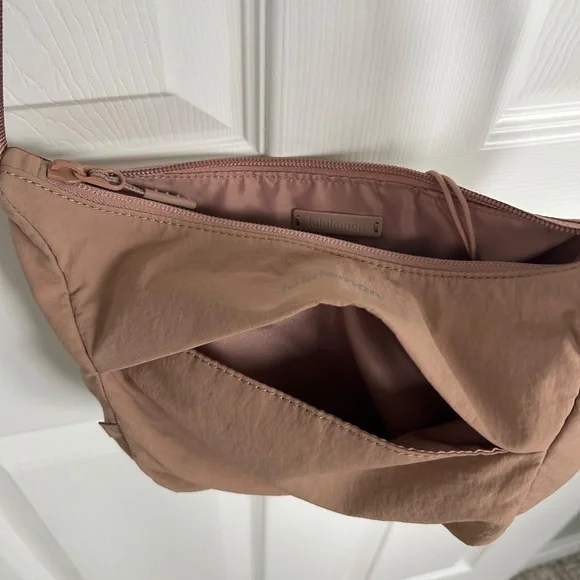 Lululemon Sling Crossbody Bag 2L Tan/Clay - Picture 7 of 11